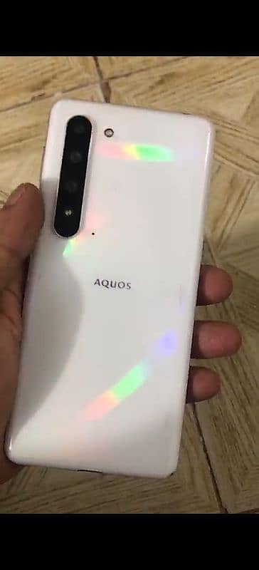 Sharp Aquos R5G 0