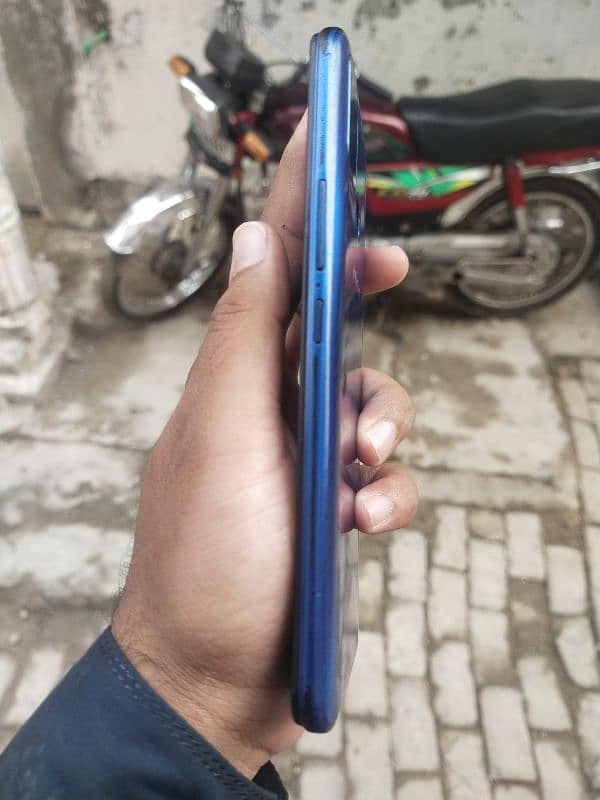 Infinix Smart 5 3/64 and Tecno Spark 4 3/32 5