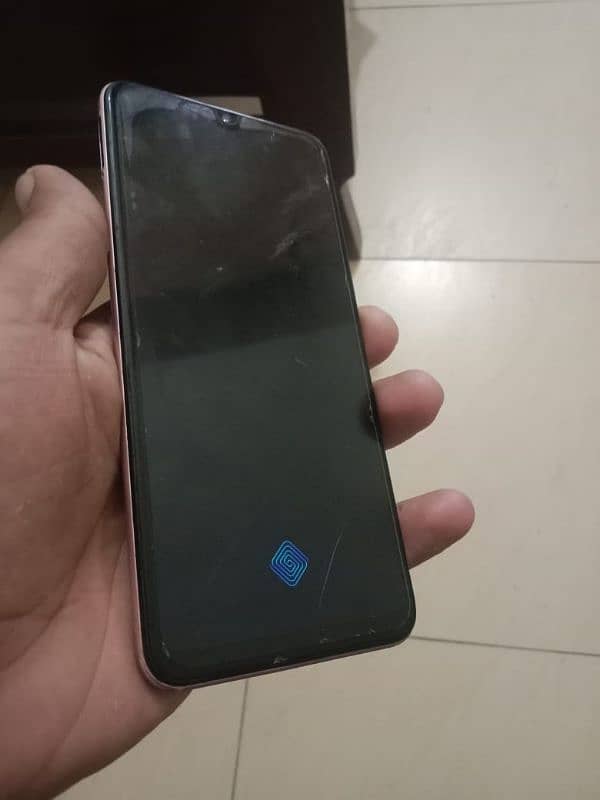 vivo s1 pro for sale 10/9 all oka ha sath box ha 4