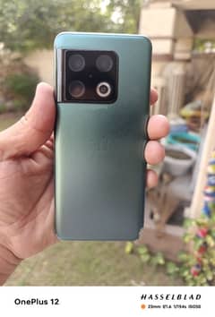 OnePlus 10 pro 12/256 - Green color - 10/10 condition - Non PTA