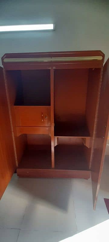 2 door wardrobe wooden. 1