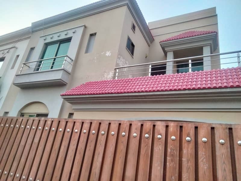 10 Marla House For Rent With Basement In Over Sea A Block Sector B 0