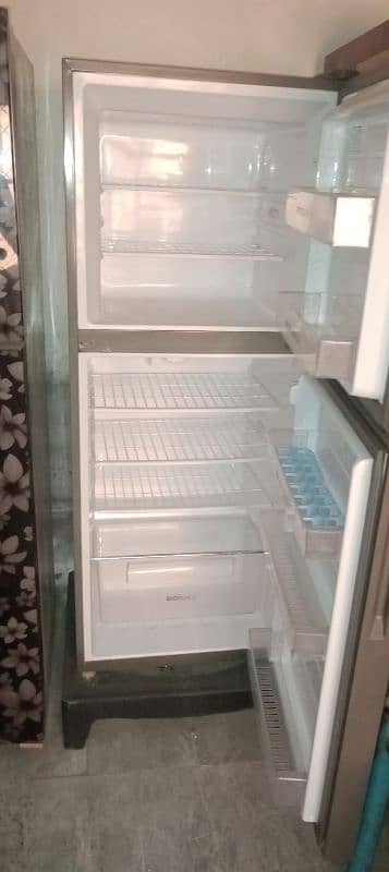 Used like new refrigerator 4