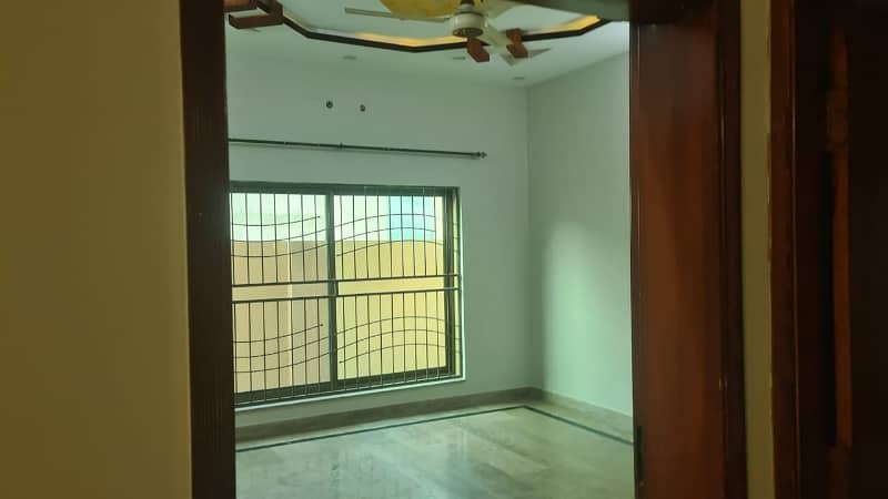 Prime Location 10 Marla Lower Portion Up For rent In Bismillah Housing Scheme 10