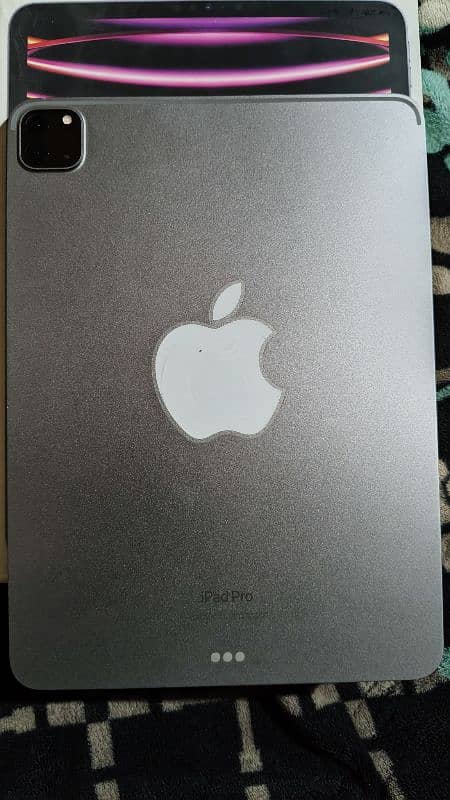 ipad pro 11 M2 4th generation 256gb 5