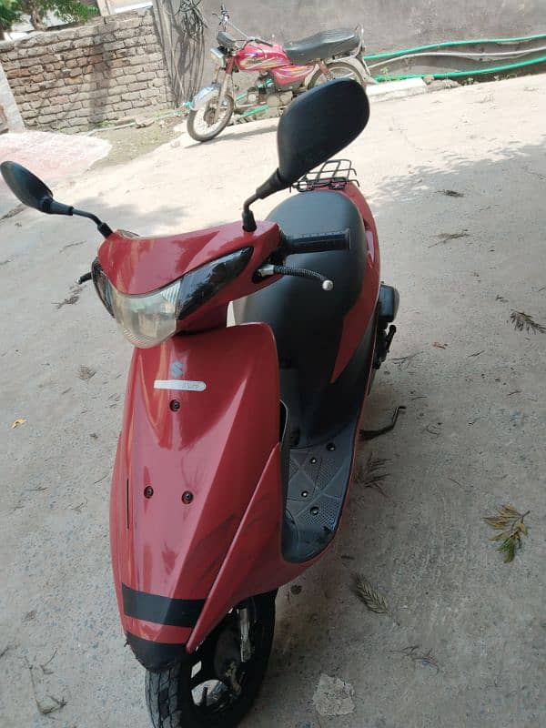 scooty suzuki 3