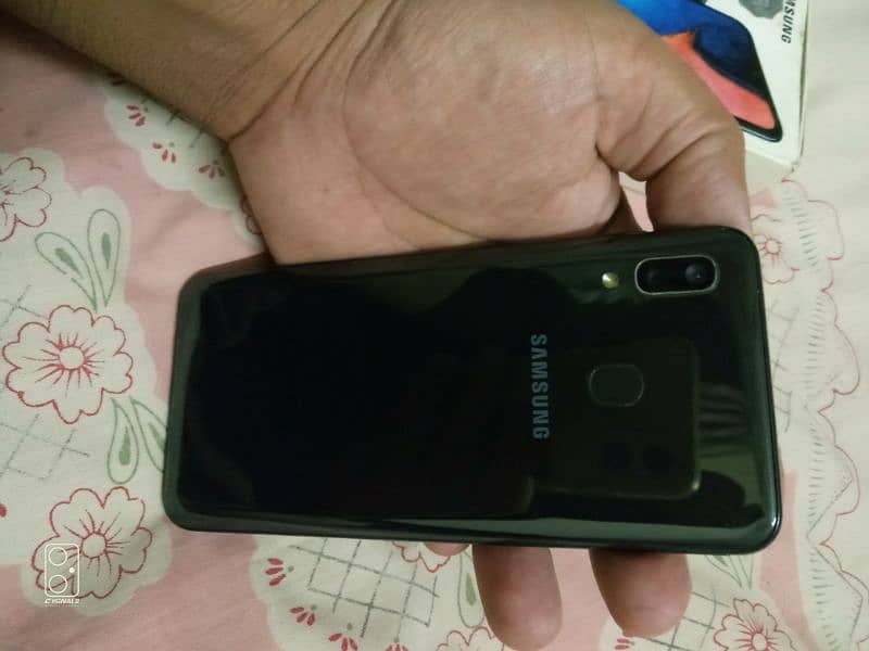 Samsung A20 mobile for sale only glass break 3/32 3