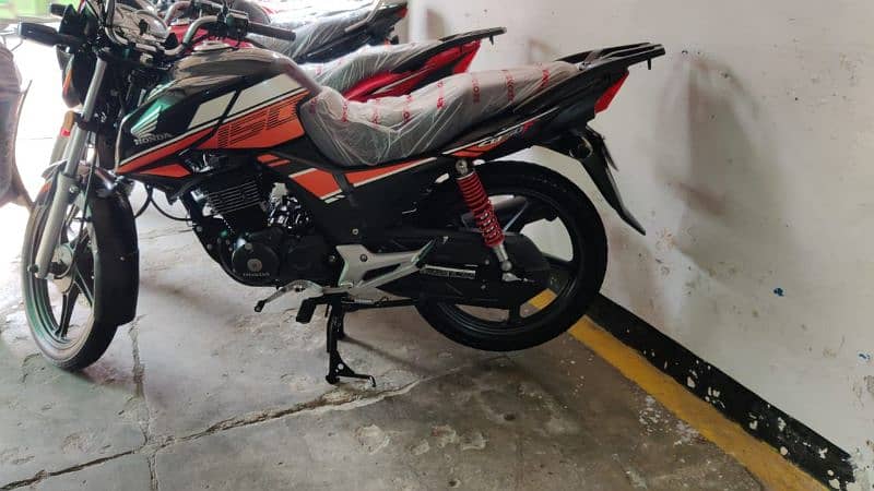 Honda CB 150f Excellent Condition 3