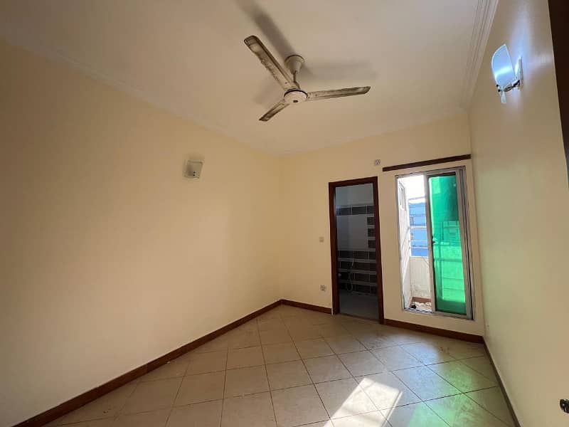 2 Rooms 800 Sq. Ft. Flat On Rent In G13/3 (Unfurnished) 3