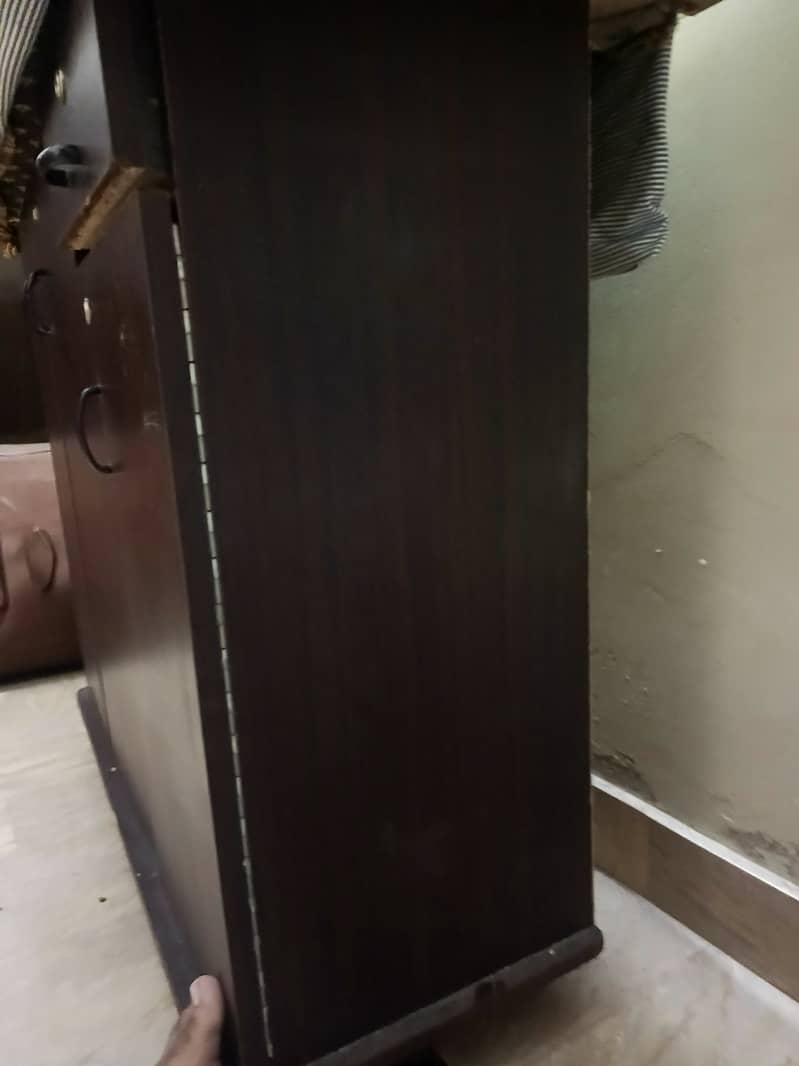 Iron stand good condition 2