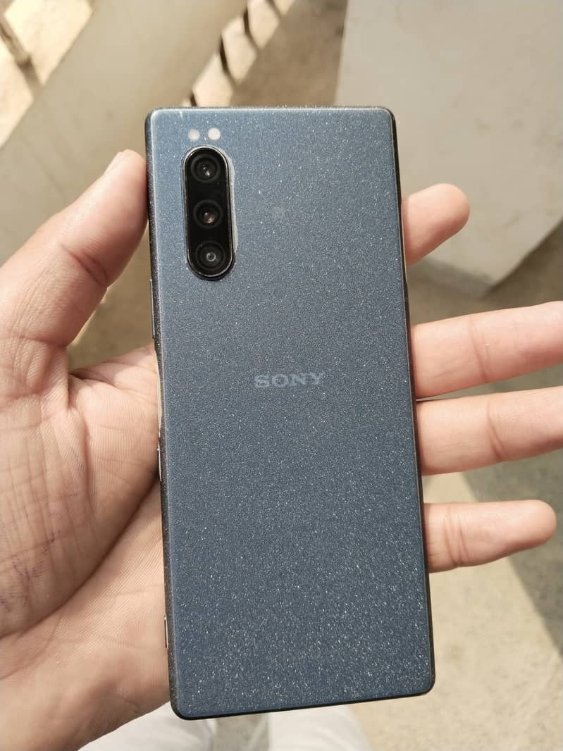 Sony Xperia 5 0