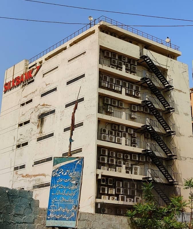 A Prime Location Building Of 580 Square Yards In Shahra-E-Faisal 2