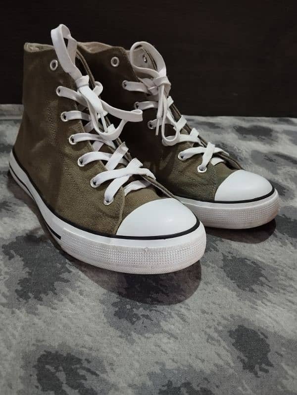 longer canvas shoes olive green colour all most new size 43 0