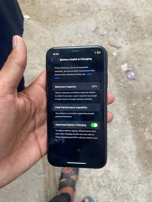 I PHONE XR (64)gb FACTORY UNLOCK 1