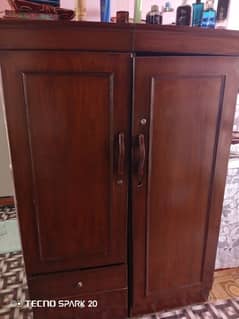 Almari Wardrobe