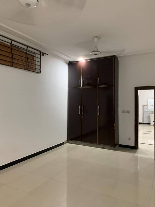 10 Marla Ground Portion For Rent In G-13/4 3