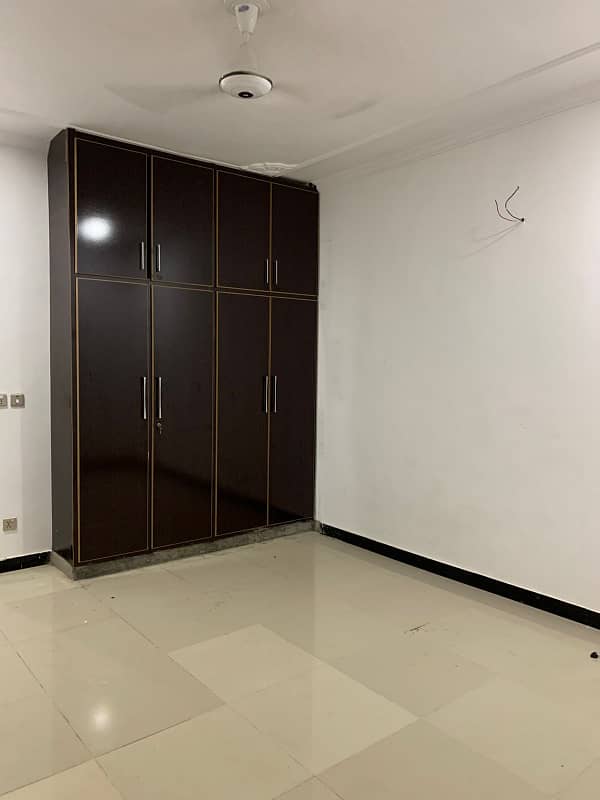 10 Marla Ground Portion For Rent In G-13/4 5