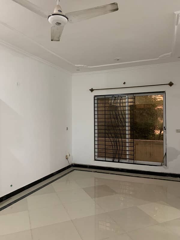 10 Marla Ground Portion For Rent In G-13/4 8