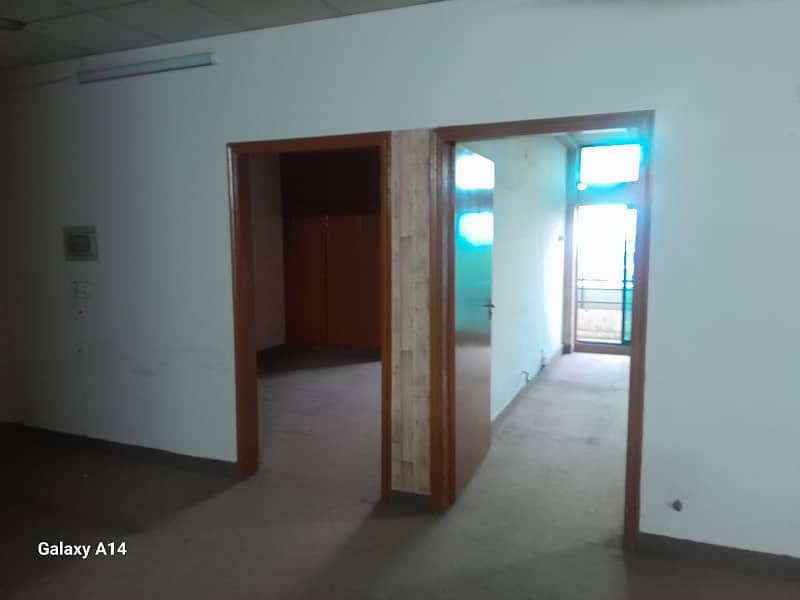 G/11 markaz 2nd floor 858sq office available for rent real piks 7