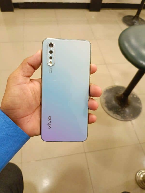 vivo s1 8/256 4