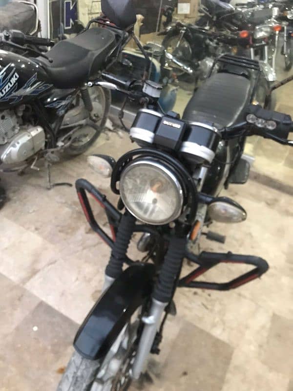 suzuki gs150SE 2018 black 3