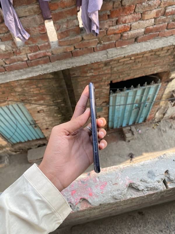 iPhone XR 64gb factory unlock exchange posibal 8