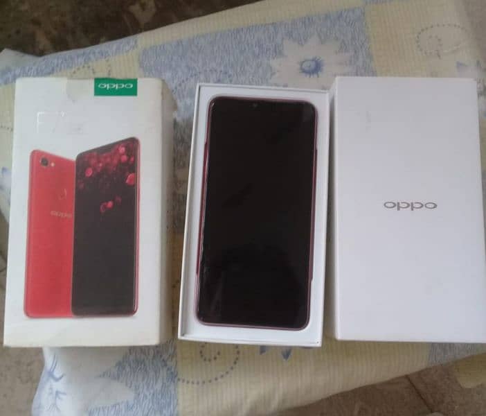 Oppo  F7 with box and charger 4 64 0