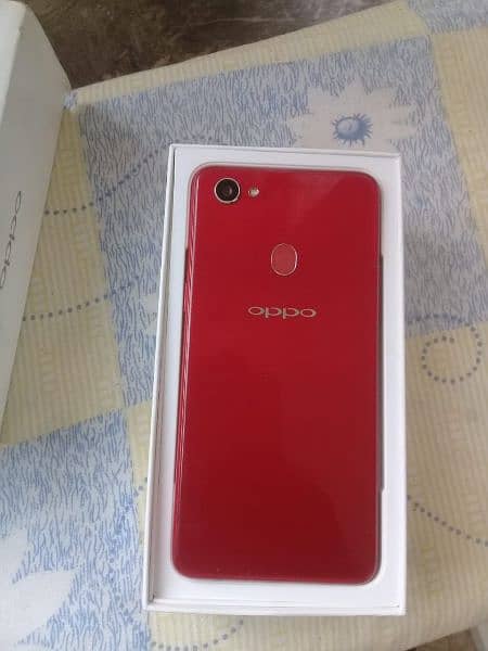 Oppo  F7 with box and charger 4 64 3