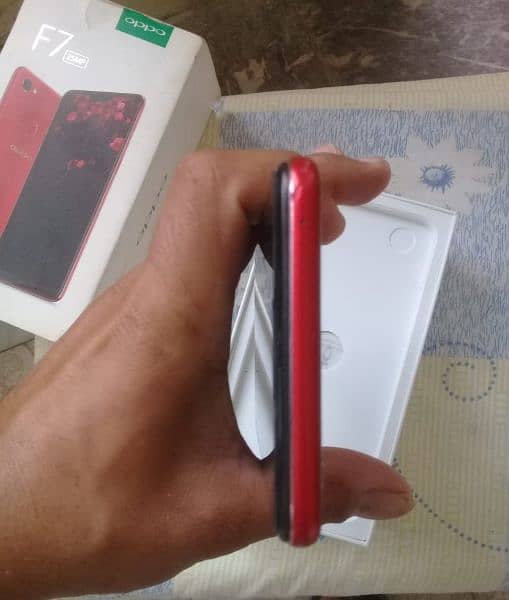 Oppo  F7 with box and charger 4 64 8