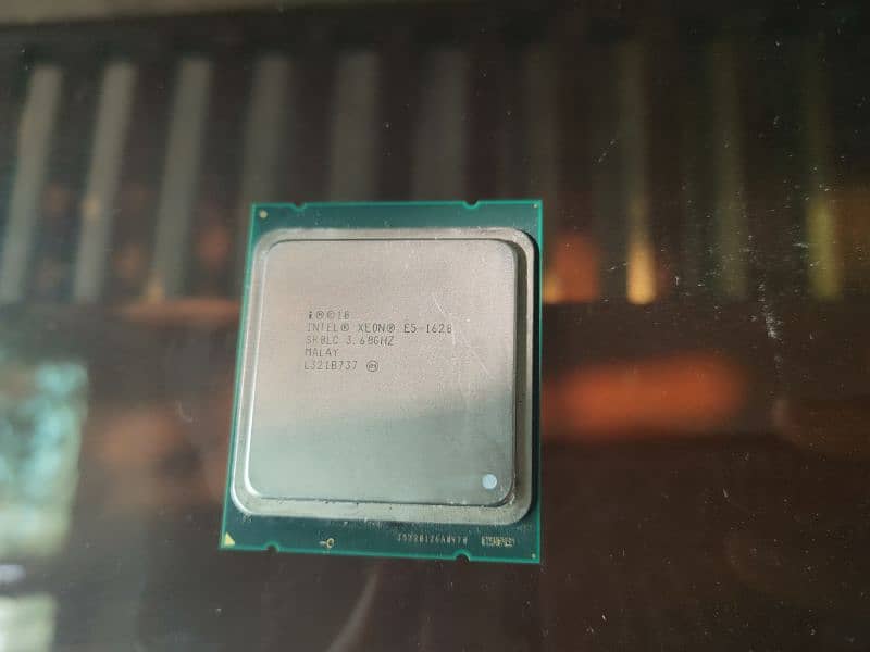 Intel Xeon E5-1620 Processor 0