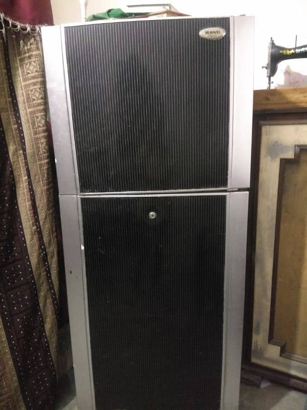 Urgent sale Dawlance fridge 5