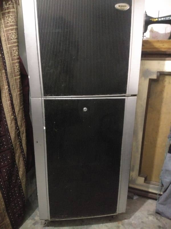 Urgent sale Dawlance fridge 6