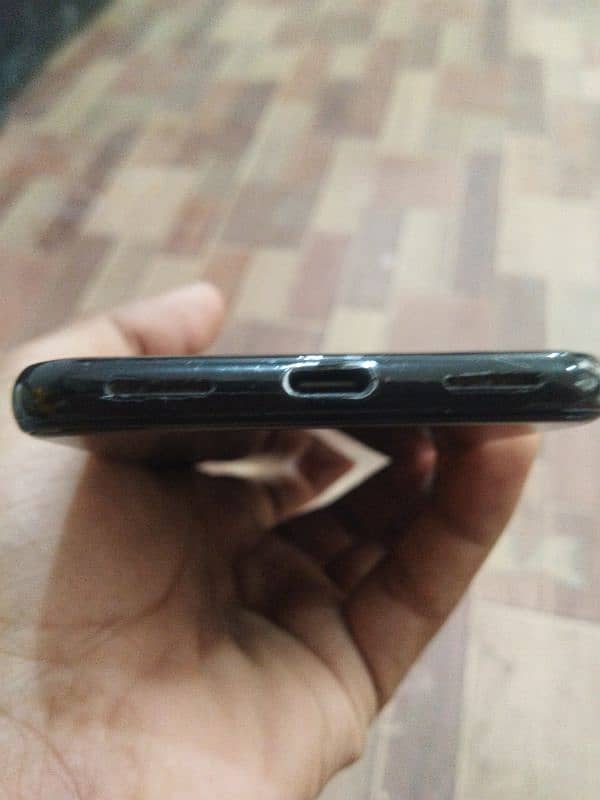 Google pixel 4 condition 10 by 9 with original charger 1