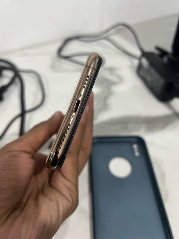 Iphone xs max factory unlock (read add then contact) sale and exchange 4