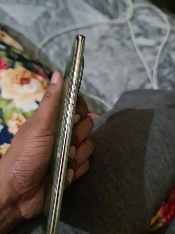 tecno spark 20 pro plus 4