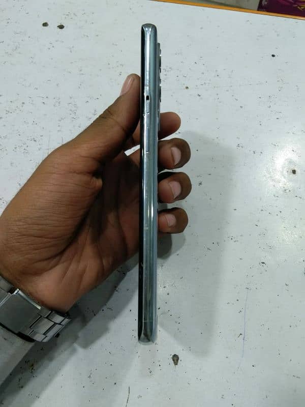 One plus 9 pro 12/512gb contact on WhatsApp 03247818761 1