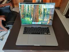 MacBook Pro 16" – Pristine Condition, Complete with Original Box!