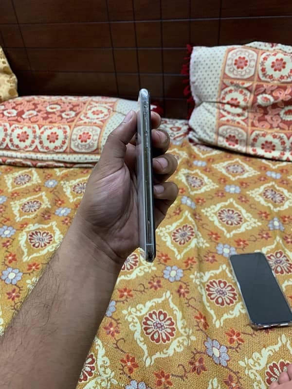 iPhone X 256GB PTA Aproved 1