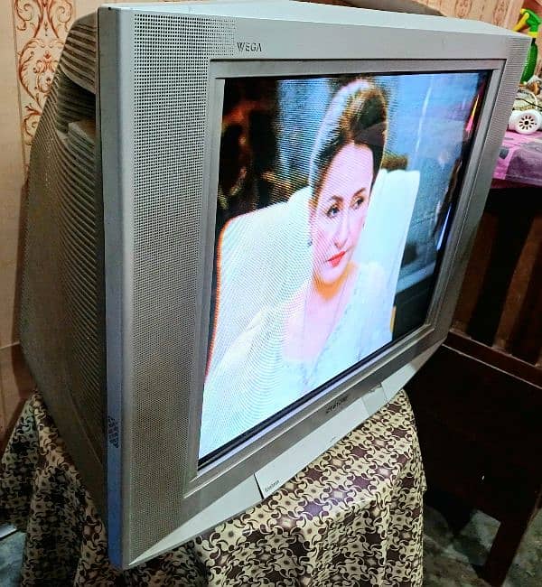 Sony Woofer TV 26" Screen Silver Color for Sale 3