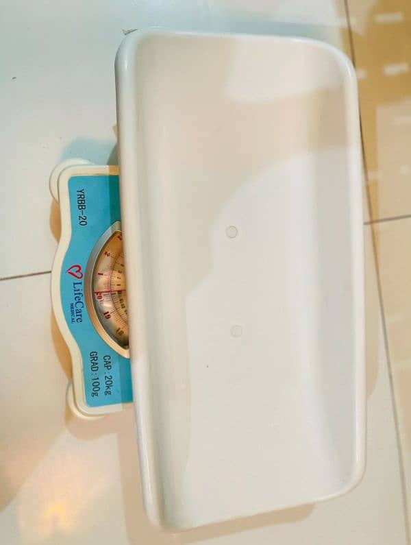 Lifecare Baby scale 2