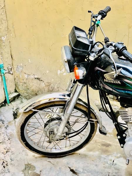 Honda 125 black colour 2023 model ha 2023 ky 7 maheeny nikla ha 9