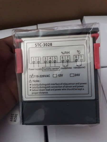 220v STC 3028 Temperature Humidity Controller In Pakistan 1