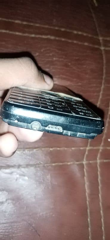 Q mobile for sale 4