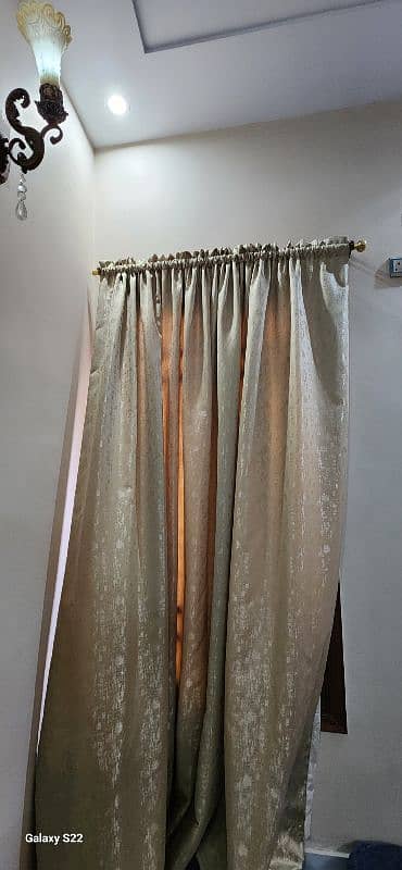 drawing room curtains (jus like new) 8month used 0