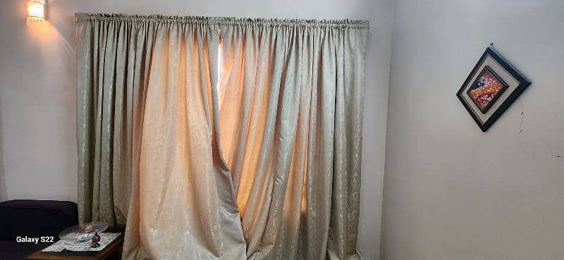 drawing room curtains (jus like new) 8month used 4