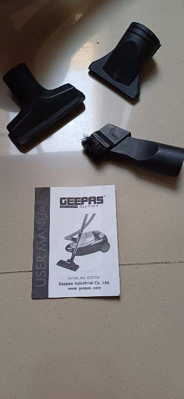 vacuum cleaner. GEEPAS 8