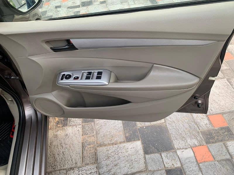 Honda City Aspire 2017 auto 1.3 11