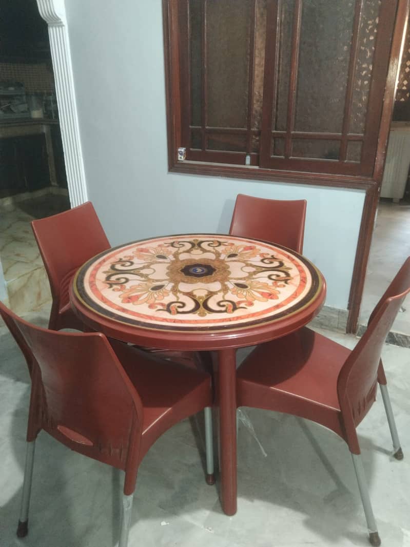 PLASTIC FOLDABLE DINING TABLE WITH 4 CHAIRS 2