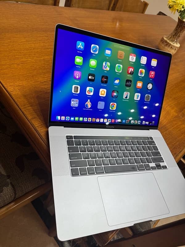 MacBook Pro 2019 - 16 inch 4