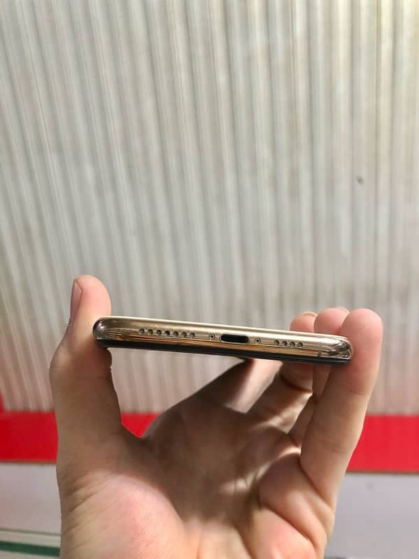 iPhone XS Max non-PTA 3